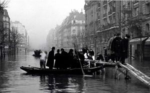 Rue de Lyon, Paris XIIème arrondissement, janvier 1910. Source Préfecture de police de Paris.jpg