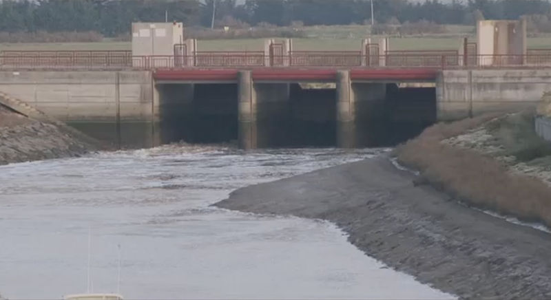 Fichier:Port du collet vue de l ecluse du falleron vers l amont.jpg